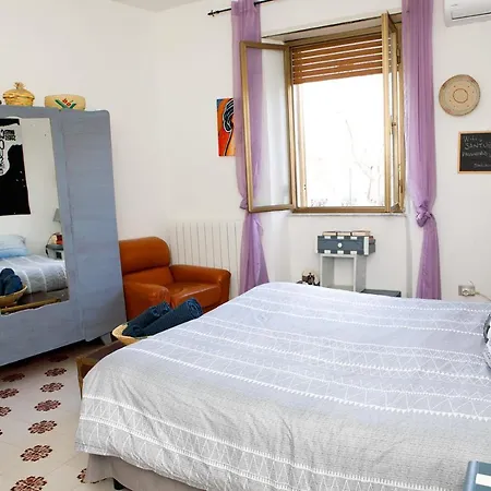 Santu Bustianu Oda ve Kahvaltı