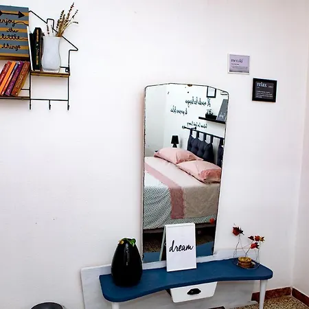 Oda ve Kahvaltı Santu Bustianu