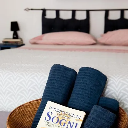 Santu Bustianu Oda ve Kahvaltı